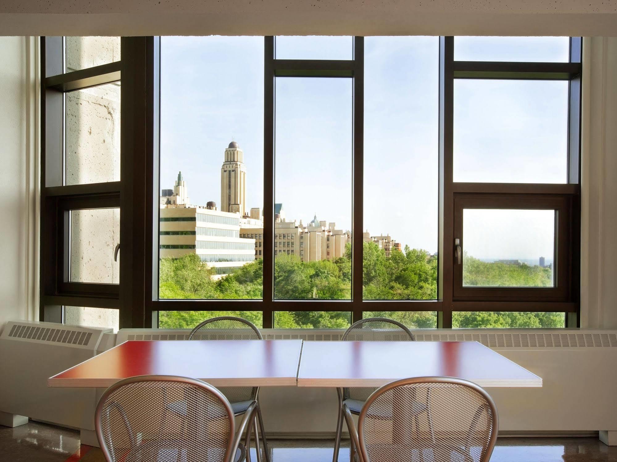Zum Auberge D'Ete - Universite De Montréal Exterior foto